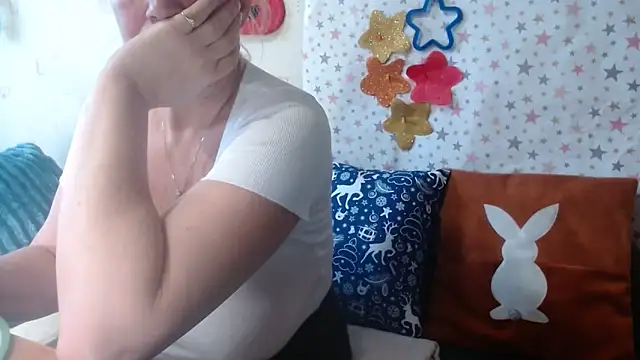 QueenLana online show from 12-14-25, 09:59