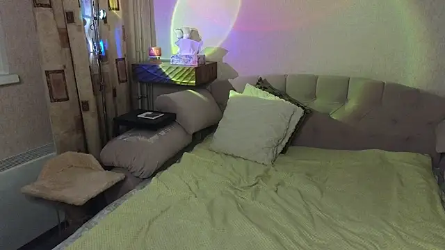 Snapshot of Vivian_Davis chatting on 02-02-26, 07:24 Vivian Davis online show from 02-02-26, 07:24