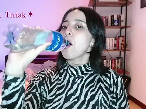 Snapshot of babyluna_8_8 chatting on 04-10-26, 10:17 babyluna 8 8 online show from 04-10-26, 10:17