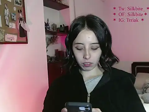 Snapshot of babyluna_8_8 chatting on 05-12-26, 01:46 babyluna 8 8 online show from 05-12-26, 01:46