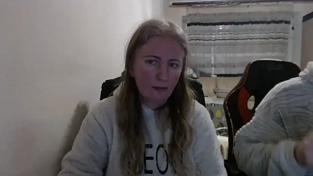 PeterAndJen online show from 02-02-26, 07:35