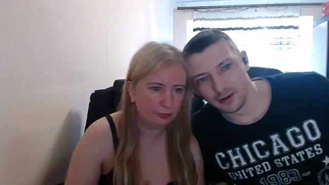 Snapshot of PeterAndJen chatting on 06-17-26, 06:13 PeterAndJen online show from 06-17-26, 06:13