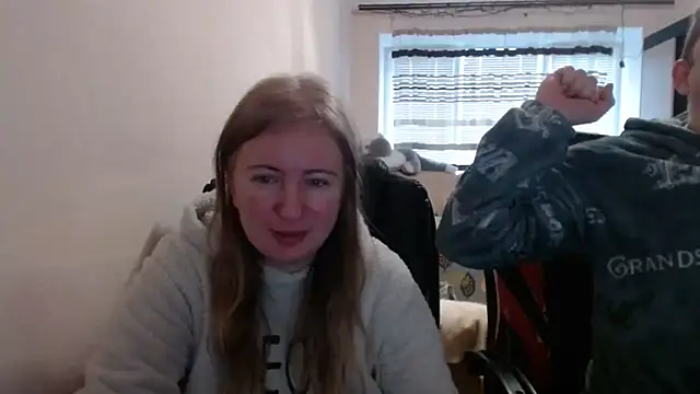 PeterAndJen online show from 02-05-26, 07:04