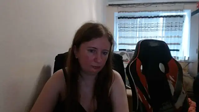 Snapshot of PeterAndJen chatting on 07-19-26, 06:48 PeterAndJen online show from 07-19-26, 06:48
