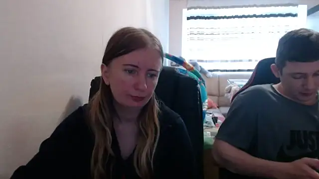 Snapshot of PeterAndJen chatting on 09-20-25, 07:46 PeterAndJen online show from 09-20-25, 07:46