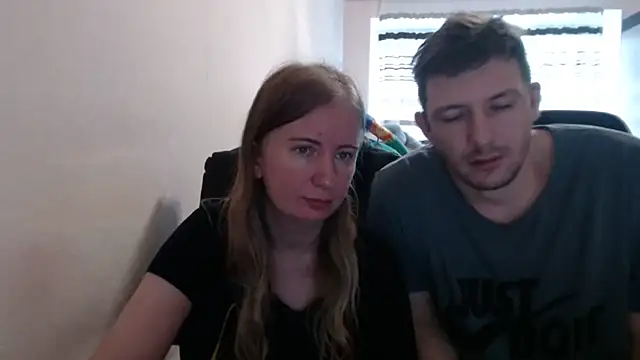 Snapshot of PeterAndJen chatting on 09-18-25, 07:22 PeterAndJen online show from 09-18-25, 07:22