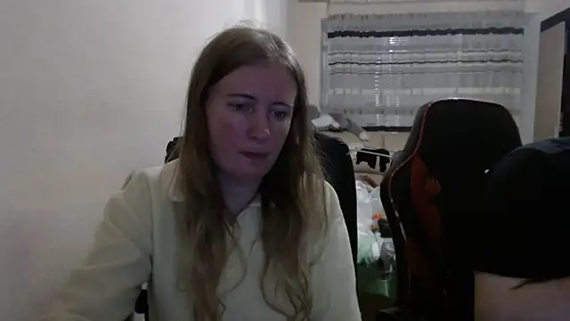 PeterAndJen online show from 11-04-25, 08:23