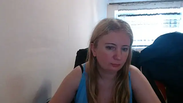 Snapshot of PeterAndJen chatting on 06-27-26, 05:57 PeterAndJen online show from 06-27-26, 05:57