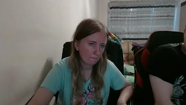 Snapshot of PeterAndJen chatting on 09-14-25, 05:46 PeterAndJen online show from 09-14-25, 05:46