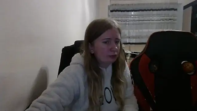 PeterAndJen online show from 10-26-25, 07:03