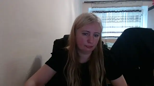 Snapshot of PeterAndJen chatting on 05-22-26, 05:44 PeterAndJen online show from 05-22-26, 05:44