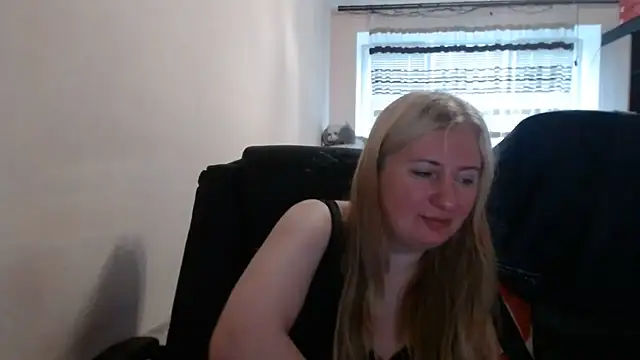 Snapshot of PeterAndJen chatting on 06-07-26, 07:24 PeterAndJen online show from 06-07-26, 07:24