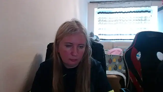Snapshot of PeterAndJen chatting on 06-01-26, 06:18 PeterAndJen online show from 06-01-26, 06:18