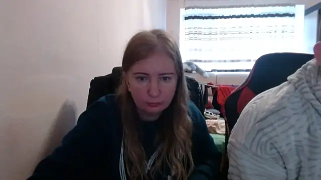 PeterAndJen online show from 10-31-25, 07:27