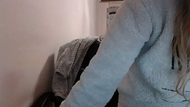 PeterAndJen online show from 12-15-25, 08:25