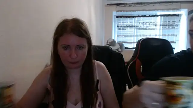 Snapshot of PeterAndJen chatting on 07-07-26, 07:39 PeterAndJen online show from 07-07-26, 07:39