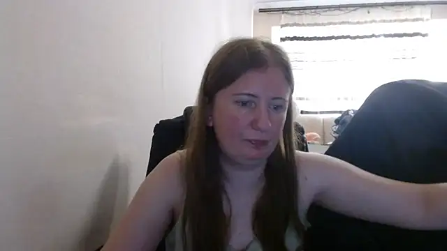 Snapshot of PeterAndJen chatting on 07-13-26, 05:34 PeterAndJen online show from 07-13-26, 05:34