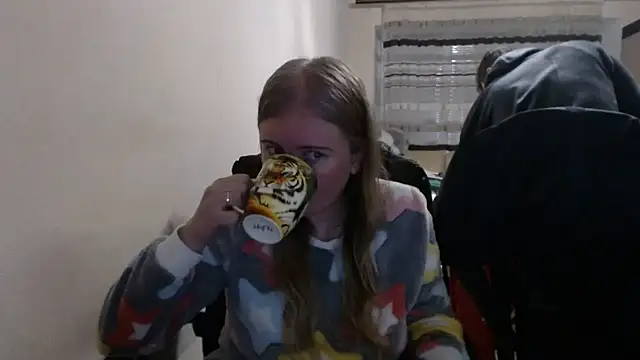 PeterAndJen online show from 12-17-25, 06:13