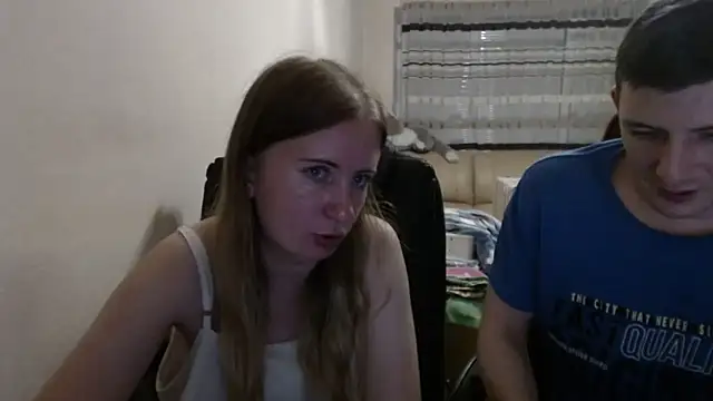 Snapshot of PeterAndJen chatting on 09-09-25, 05:33 PeterAndJen online show from 09-09-25, 05:33