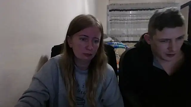 Snapshot of PeterAndJen chatting on 10-15-25, 07:11 PeterAndJen online show from 10-15-25, 07:11