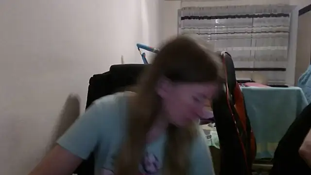 Snapshot of PeterAndJen chatting on 09-16-25, 06:31 PeterAndJen online show from 09-16-25, 06:31