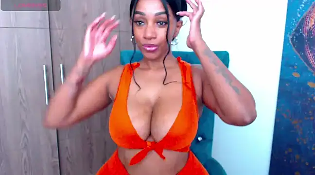 Snapshot of Pinkceeleste chatting on 12-29-24, 04:48 Pinkceeleste online show from 12-29-24, 04:48