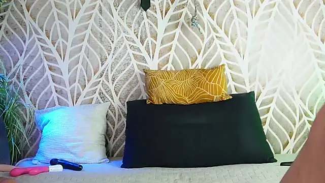 TrophyMilf online show from 11-29-25, 04:18