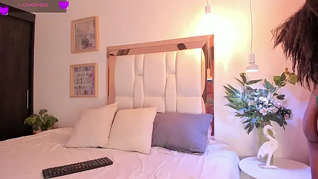 Snooky Clinton online show from 03-08-25, 03:06