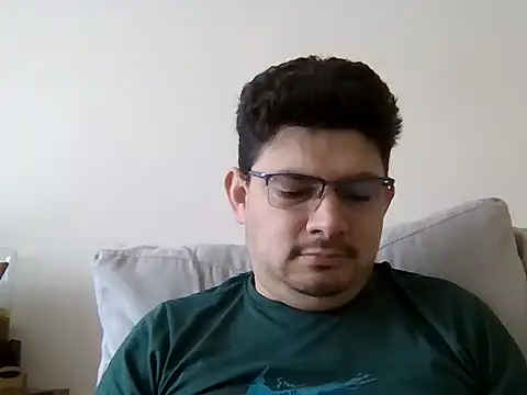 Snapshot of Javibell93 chatting on 02-18-26, 04:25 Javibell93 online show from 02-18-26, 04:25