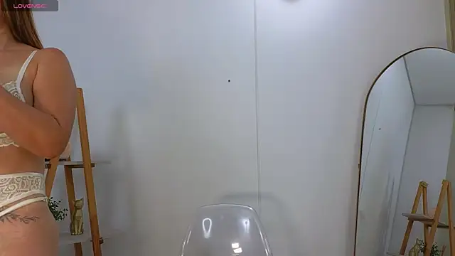 bella  adams online show from 04-15-26, 11:16