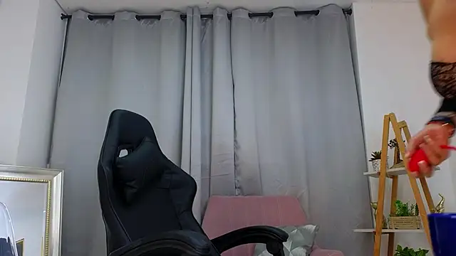 bella  adams online show from 03-18-25, 02:51