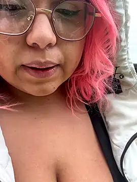 XaraRouxxx online show from 11-07-25, 04:00