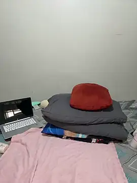 MileyGia online show from 03-29-26, 06:31