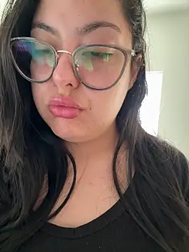 MileyGia online show from 02-03-26, 06:13