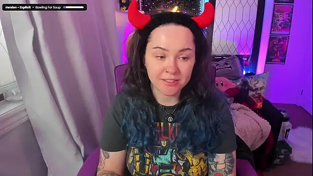 JennKenobi online show from 06-10-26, 02:40