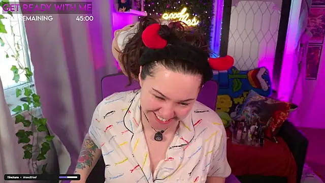 JennKenobi online show from 06-02-26, 01:22