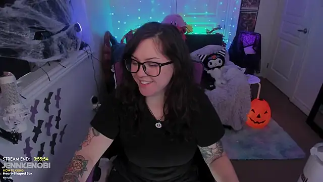 JennKenobi online show from 10-28-25, 02:38