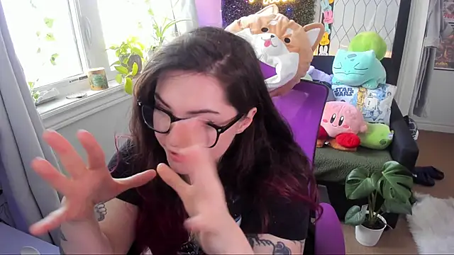 JennKenobi online show from 05-11-26, 02:45
