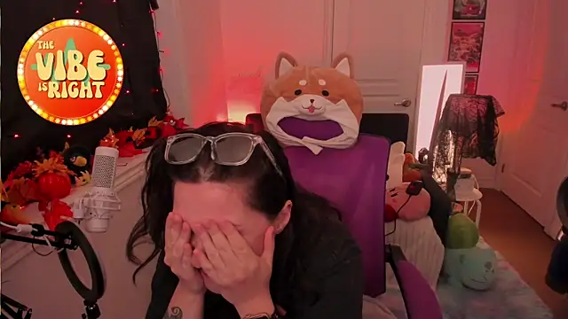 JennKenobi online show from 09-26-25, 02:35