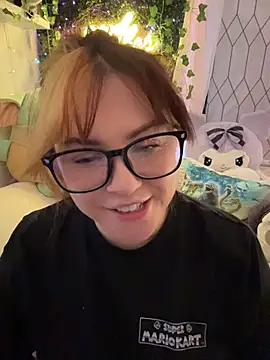 JennKenobi online show from 07-16-26, 02:47