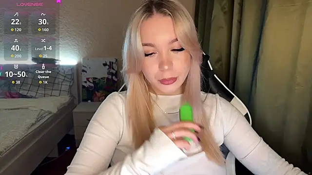 ariashaa online show from 11-10-25, 04:34