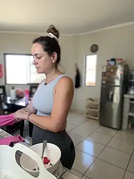 misslulipop online show from 10-31-25, 06:04