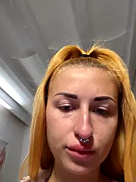 Snapshot of kylie_blck chatting on 01-19-26, 04:05 kylie blck online show from 01-19-26, 04:05