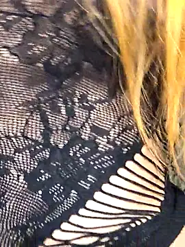 kylie blck online show from 10-17-25, 03:32