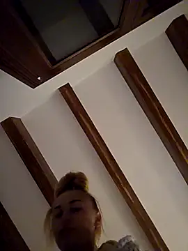 Snapshot of kylie_blck chatting on 01-18-26, 04:05 kylie blck online show from 01-18-26, 04:05