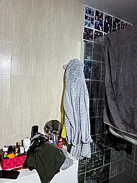 Snapshot of kylie_blck chatting on 02-11-26, 04:23 kylie blck online show from 02-11-26, 04:23