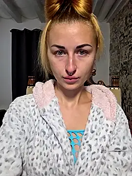 Snapshot of kylie_blck chatting on 01-17-26, 05:22 kylie blck online show from 01-17-26, 05:22