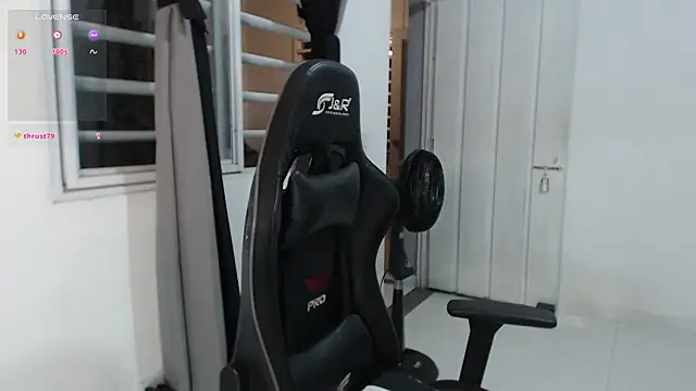 Snapshot of tamy_shine87 chatting on 12-18-25, 11:52 tamy shine87 online show from 12-18-25, 11:52