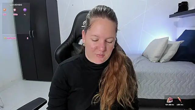 Snapshot of tamy_shine87 chatting on 10-27-25, 04:35 tamy shine87 online show from 10-27-25, 04:35