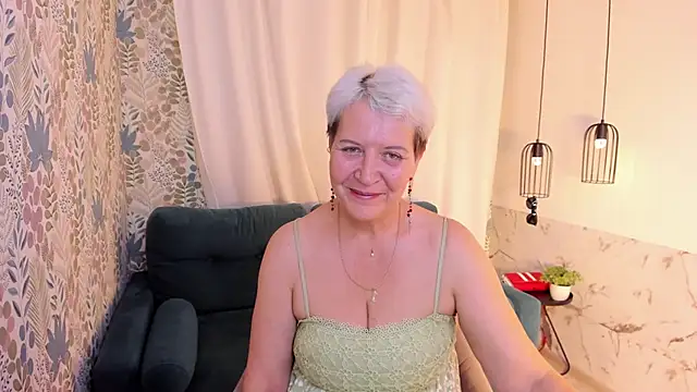 Snapshot of KathySunn chatting on 05-19-26, 01:29 KathySunn online show from 05-19-26, 01:29